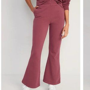 Old Navy Extra High-Waisted Fleece Flare Sweatpants | Medium - Scarlet Oak NWT